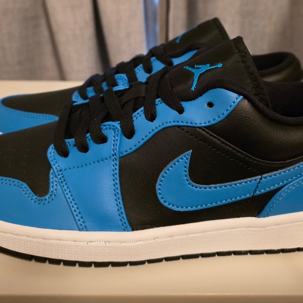Air Jordan 1 Men's Black and Blue Athletic Shoes